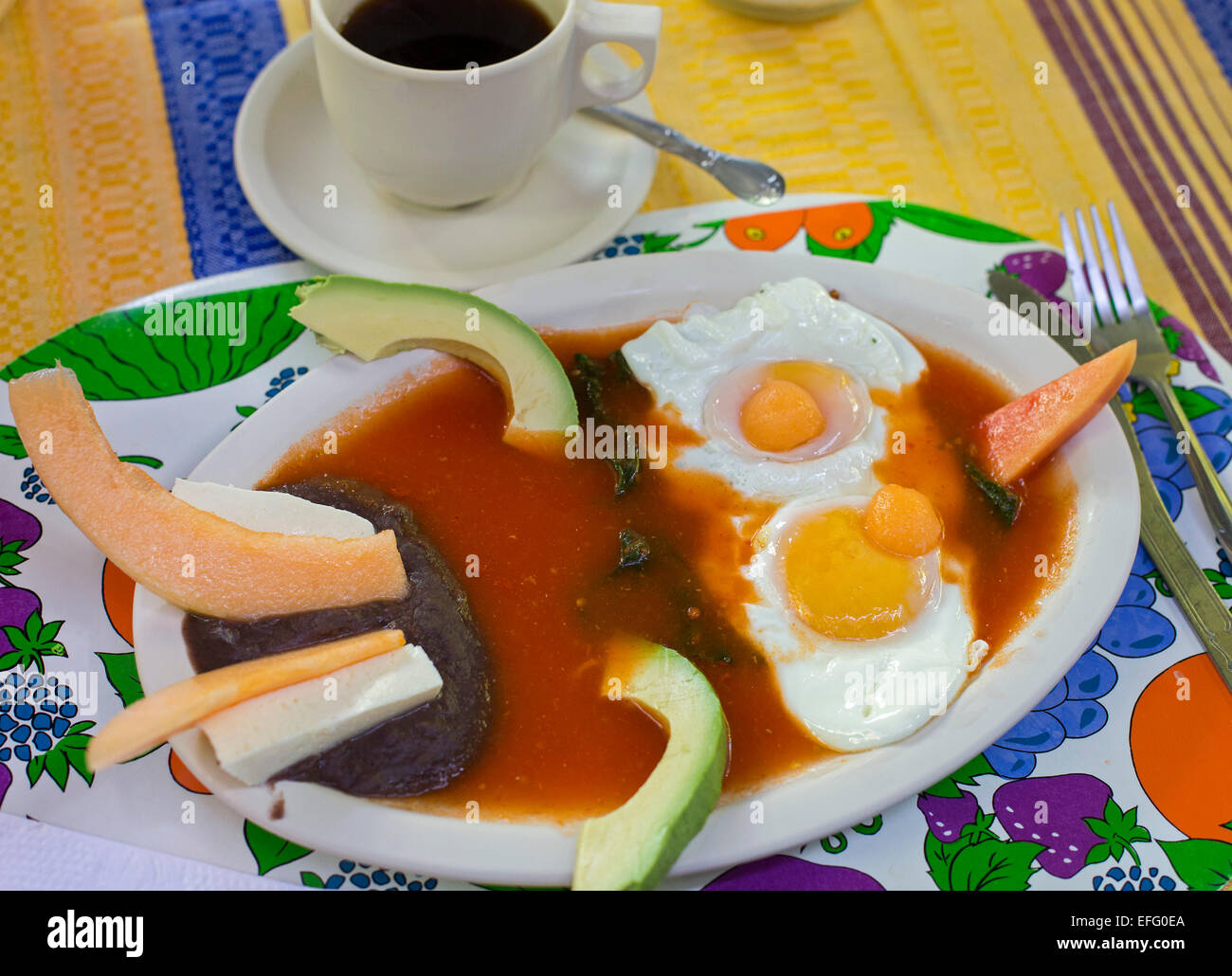 Oaxaca, Mexiko - Frühstück im Hotel Las Golondrinas, gestylt wie ein Vogel aussehen. Stockfoto