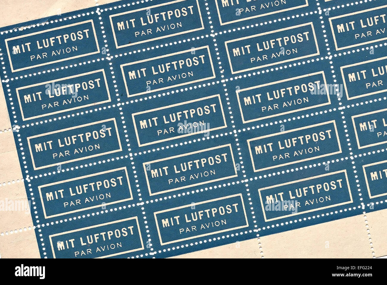 Blatt mit historischen Luftpost Briefmarken aus Deutschland Stockfoto