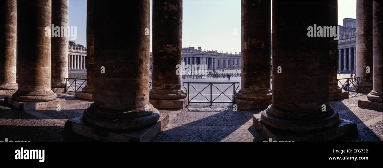 Bernini Kolonnaden (c.1667), St. Peters Square. Vatikanstadt, Rom. Italien Stockfoto