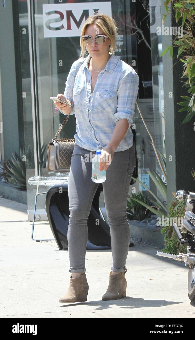 Hilary Duff entdeckt West Hollywood tragen eine Chanel Tasche Featuring: Hilary Duff wo: Los Angeles, California, Vereinigte Staaten von Amerika als: 1. August 2014 Stockfoto