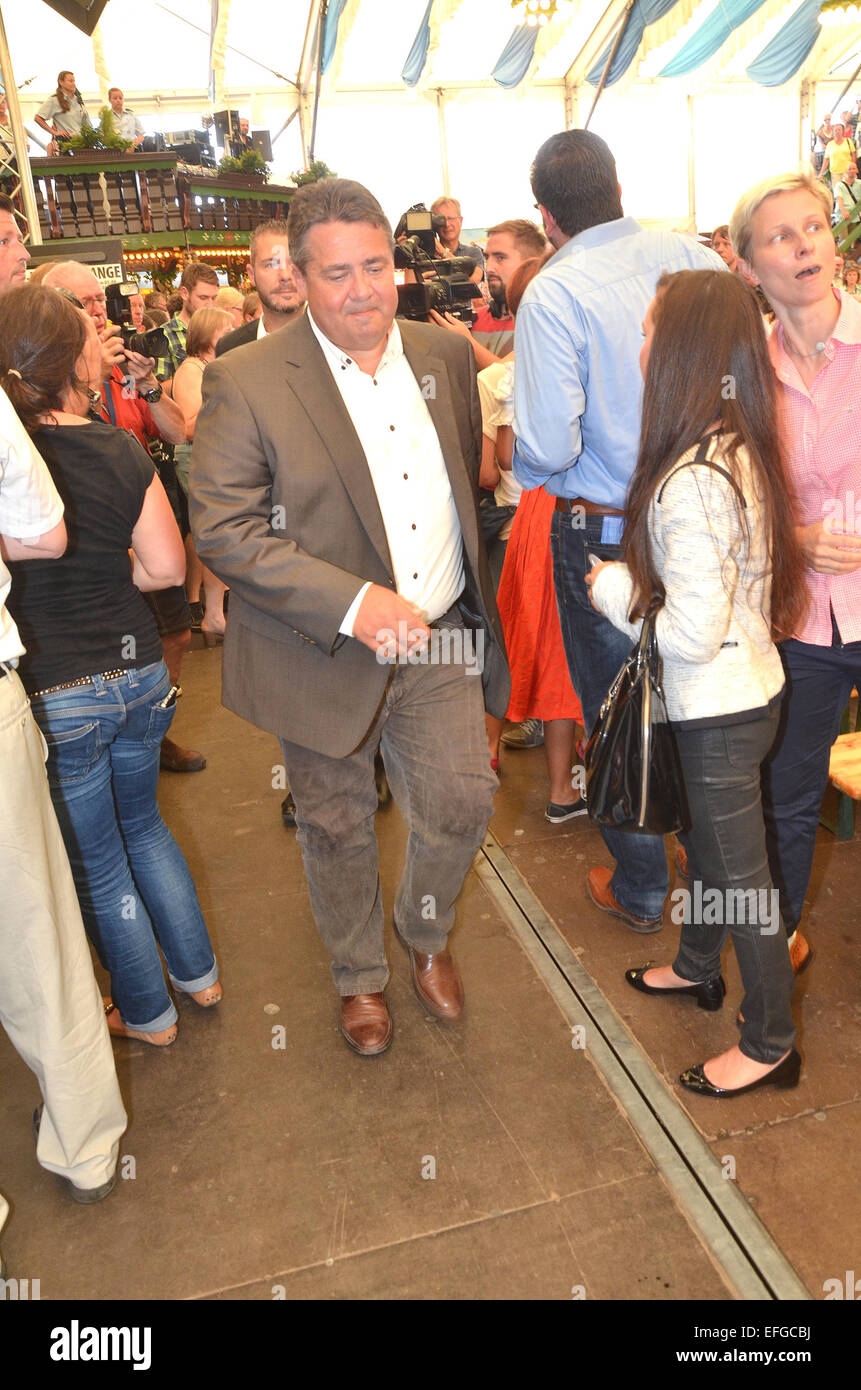 Eröffnung der jährlichen Kirmes "Cranger Kirmes" Herne mit: Sigmar Gabriel Where: Crange, Deutschland wenn: 1. August 2014 Stockfoto