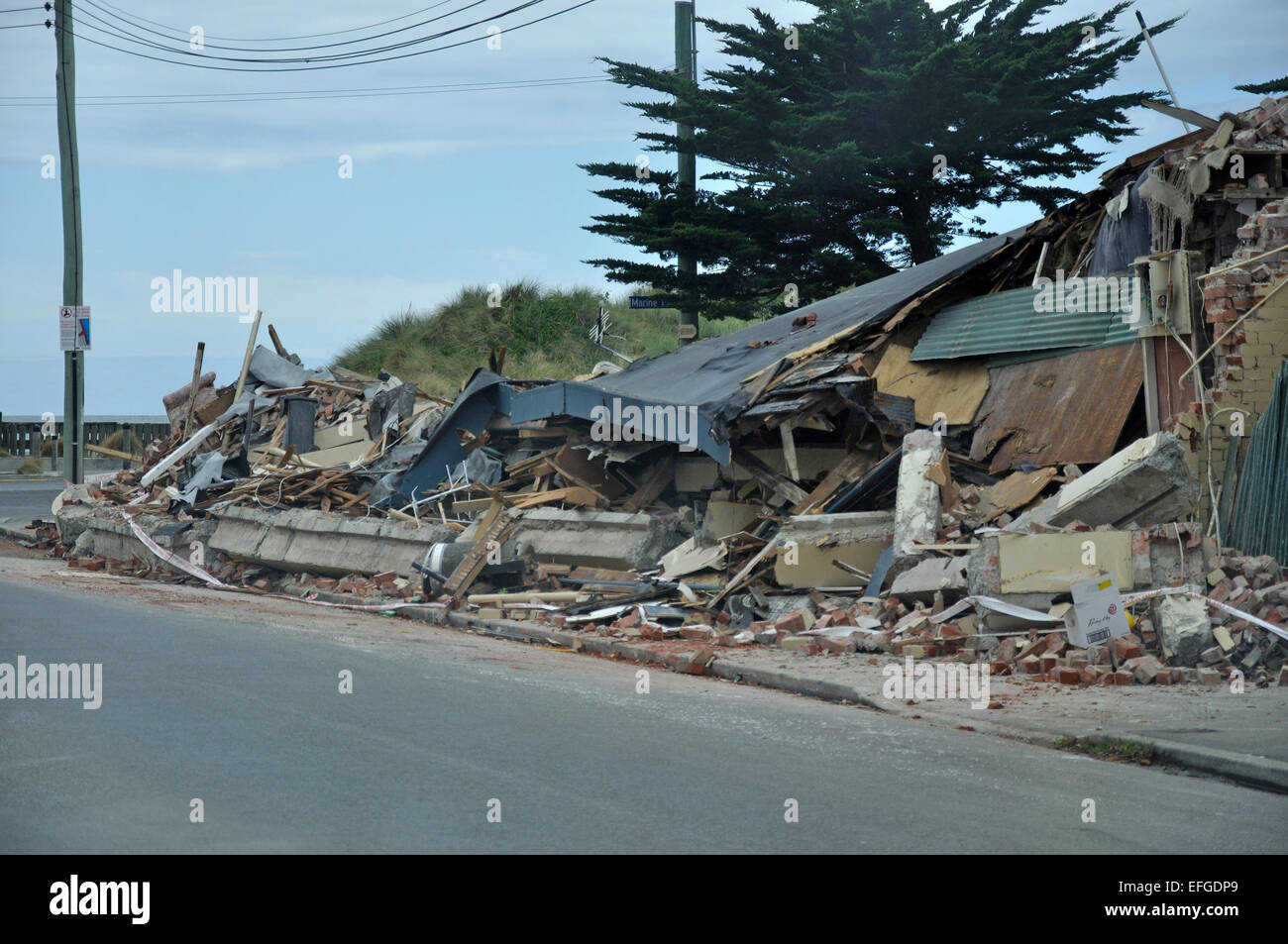Gebäude durch die 6.4 Erdbeben in Christchurch, Südinsel, Neuseeland, 22.02.2011 abgeflacht Stockfoto