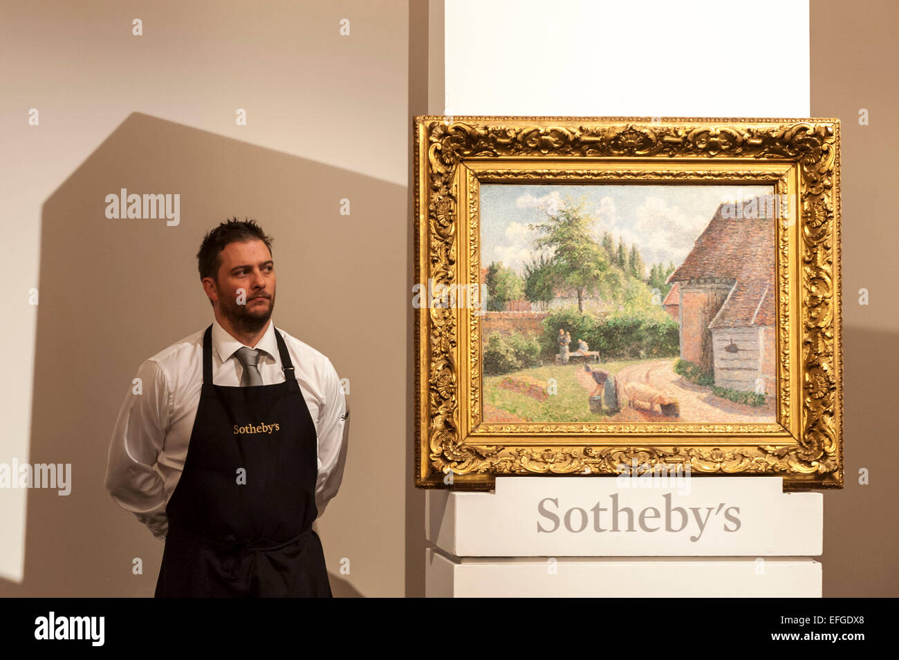 London, 3. Februar 2015.  Sotheby's London Impressionist & Modern Art Evening Sale am 3. Februar 2015 präsentiert eine herausragende Auswahl an den schönsten und seltensten Kunstwerken von den größten Künstlern des 19. und 20. Jahrhunderts.  Führt den Verkauf war eine Gruppe von Gemälden von der unbestrittene Meister des Impressionismus, Claude Monet, sowie Werke von Henri Matisse, Edgar Degas, Auguste Rodin, Wassily Kandinsky, Henri de Toulouse-Lautrec.  Im Bild: "Maison De Paysans" von Camille Pissarro.   Bildnachweis: Stephen Chung/Alamy Live-Nachrichten Stockfoto