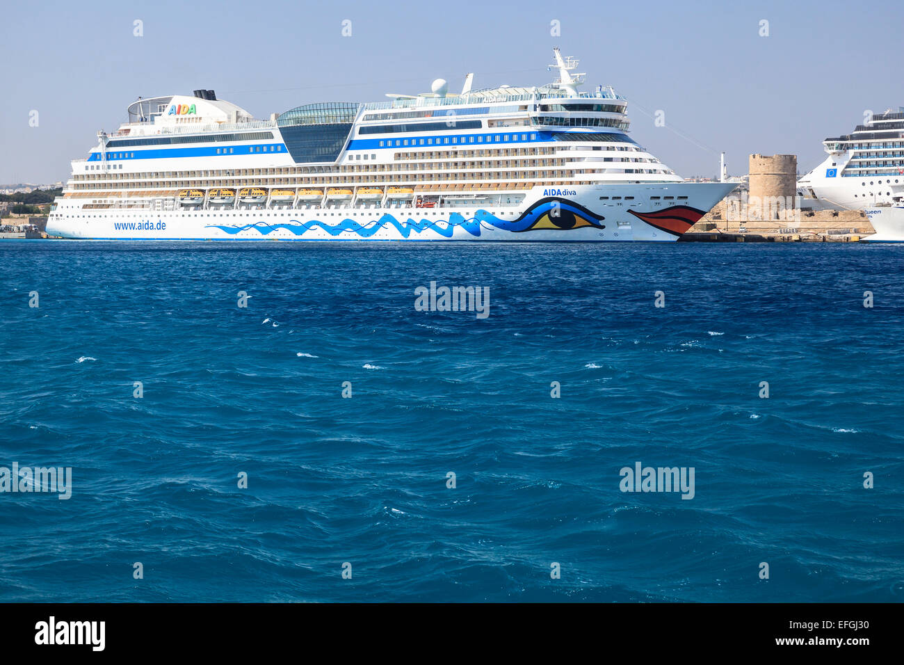 Kreuzfahrtschiff Aida Diva im Hafen von Rhodos, Dodekanes, Süd Ägäis, Griechenland Stockfoto