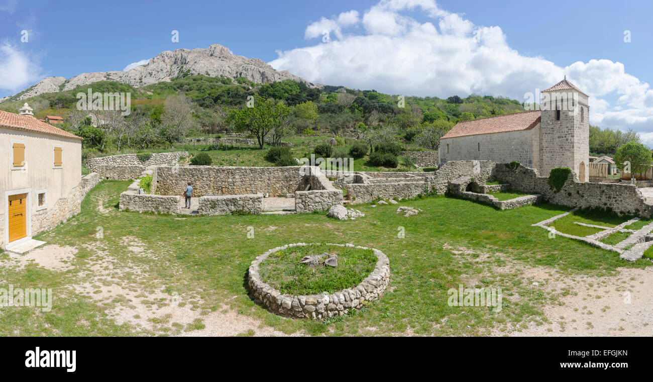 Kirche St. Lucia und römischen Fundamenten, Jurandvor, Krk, Primorje-Gorski Kotar Grafschaft, Kroatien Stockfoto