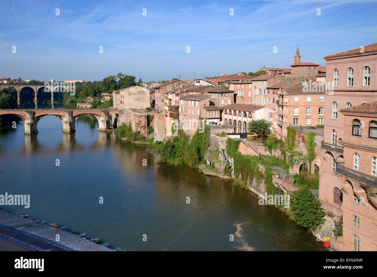 Blick auf die Altstadt & Fluss Tarn Albi Frankreich Stockfoto