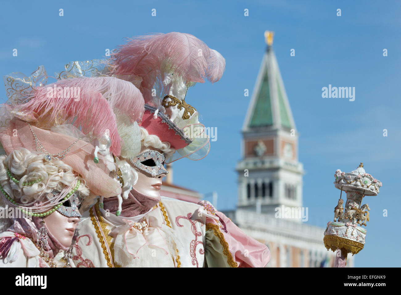 Kostümierte paar während des Karnevals in Venedig Stockfoto