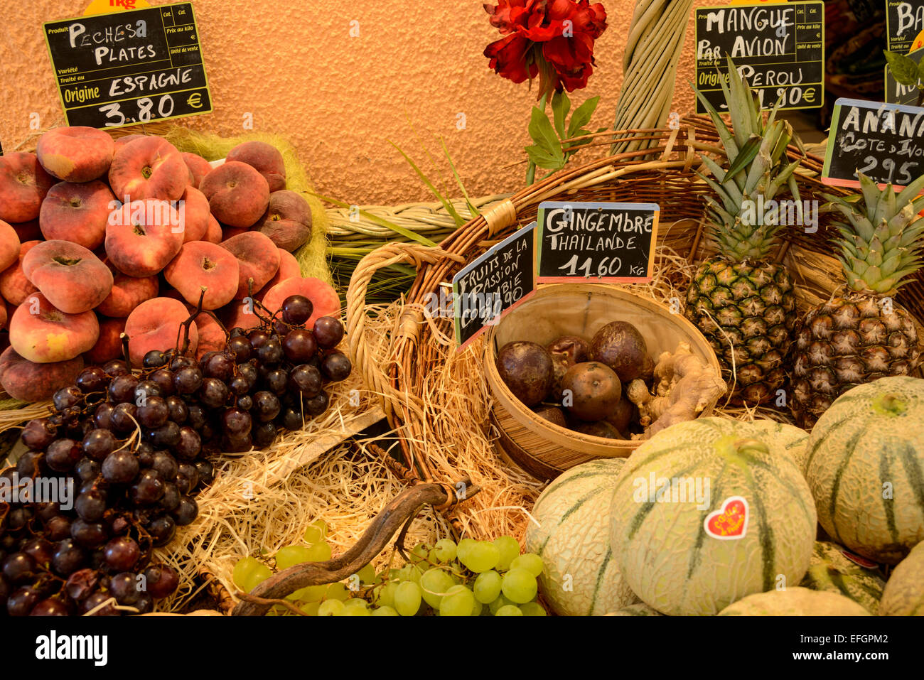 Obst-Schaufenster in Le Lavandou, Var, PACA (Provence-Alpes-Cote d ' Azur), Frankreich Stockfoto