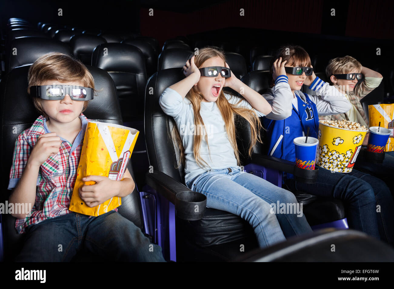 Angst Kinder 3D Film im Kino-Theater Stockfoto