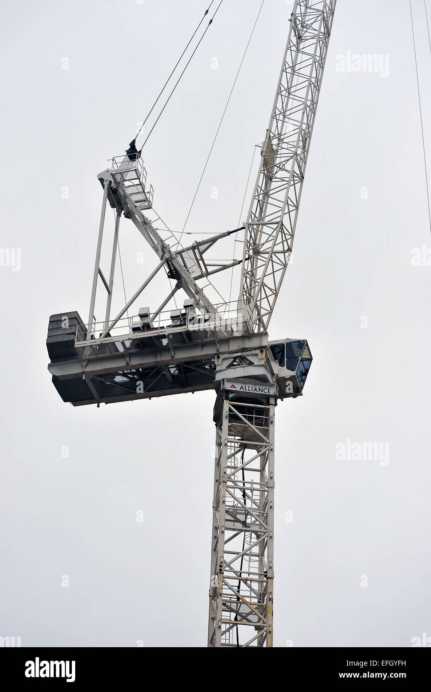 Ein hoher Turmdrehkran in der Mitte von Toronto. Stockfoto