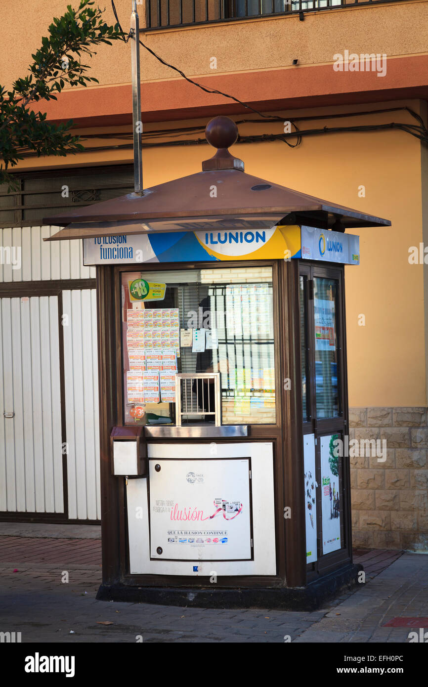 Spanische Lotterie Kiosk in Stadt ohne Menschen Stockfoto