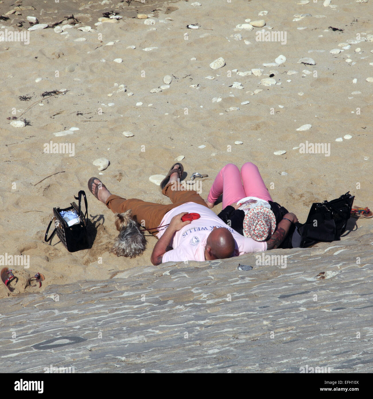 Portrait von Menschen am Strand, Westpunkt, in der Nähe von Walen Leuchtturm, Saint-Clement-des-Baleines, Ile De Ré, Frankreich Stockfoto