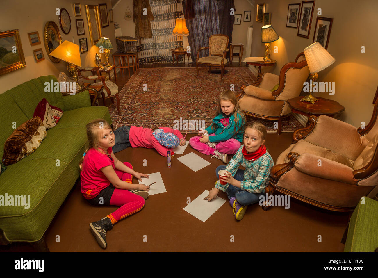 Kinder im idno Theater, das jährliche Festival, Reykjavik, Island Stockfoto