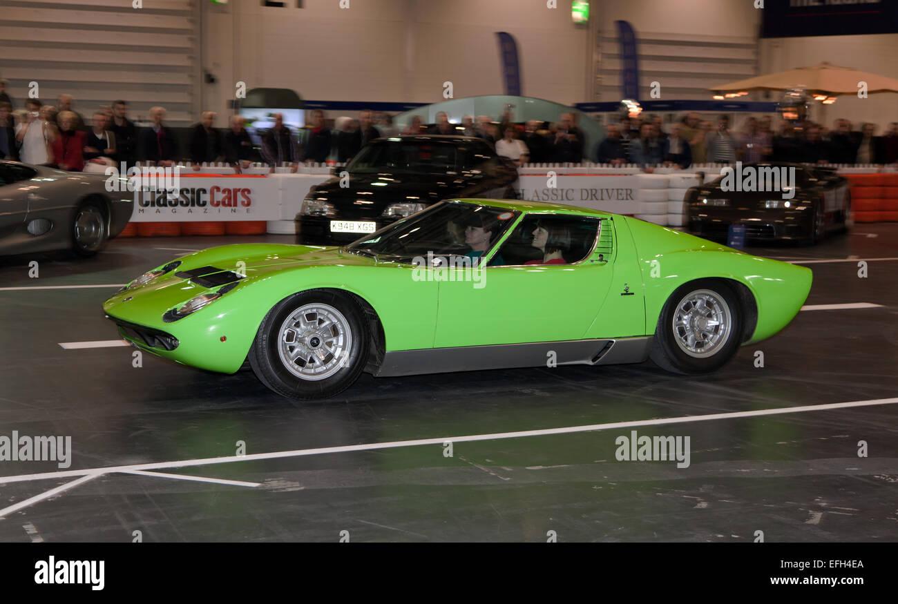 Eine 1969, Lamborghini Miura S, getrieben der Grand Avenue show, in der London Classic Car Show. Stockfoto