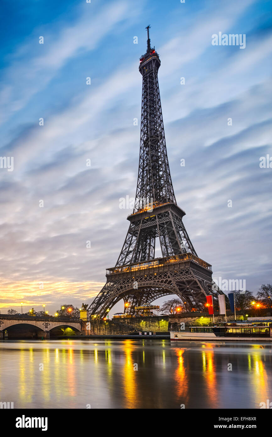 Sonnenaufgang am Eiffelturm, Paris Stockfoto