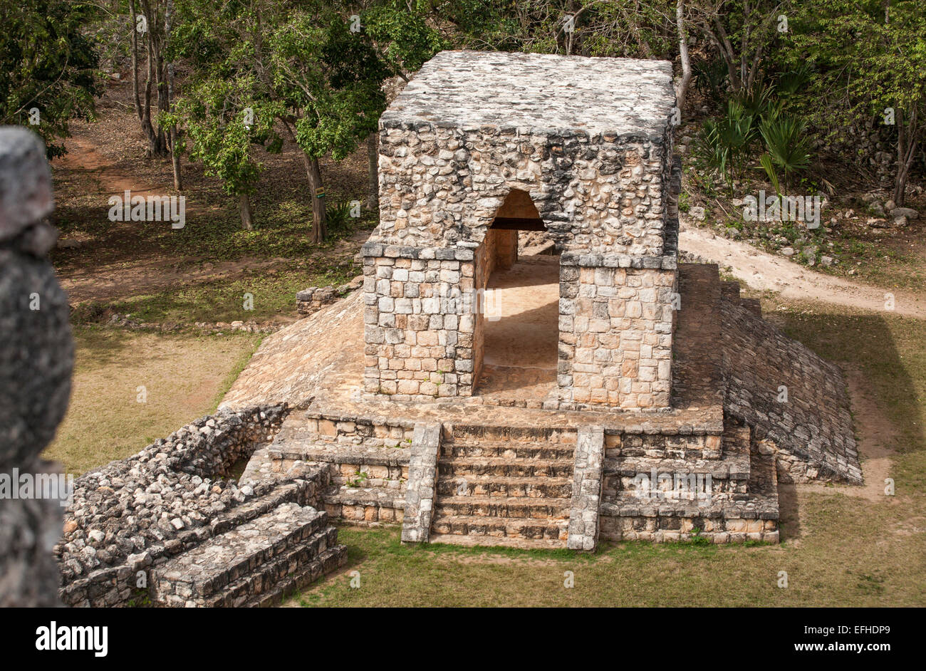 EK' Balam Eingangsbogen. Eine zeremonielle Eingang in die Altstadt steht es auf der alten Straße. Ruinen, Ekbalam, Yucatan, Mexiko Stockfoto