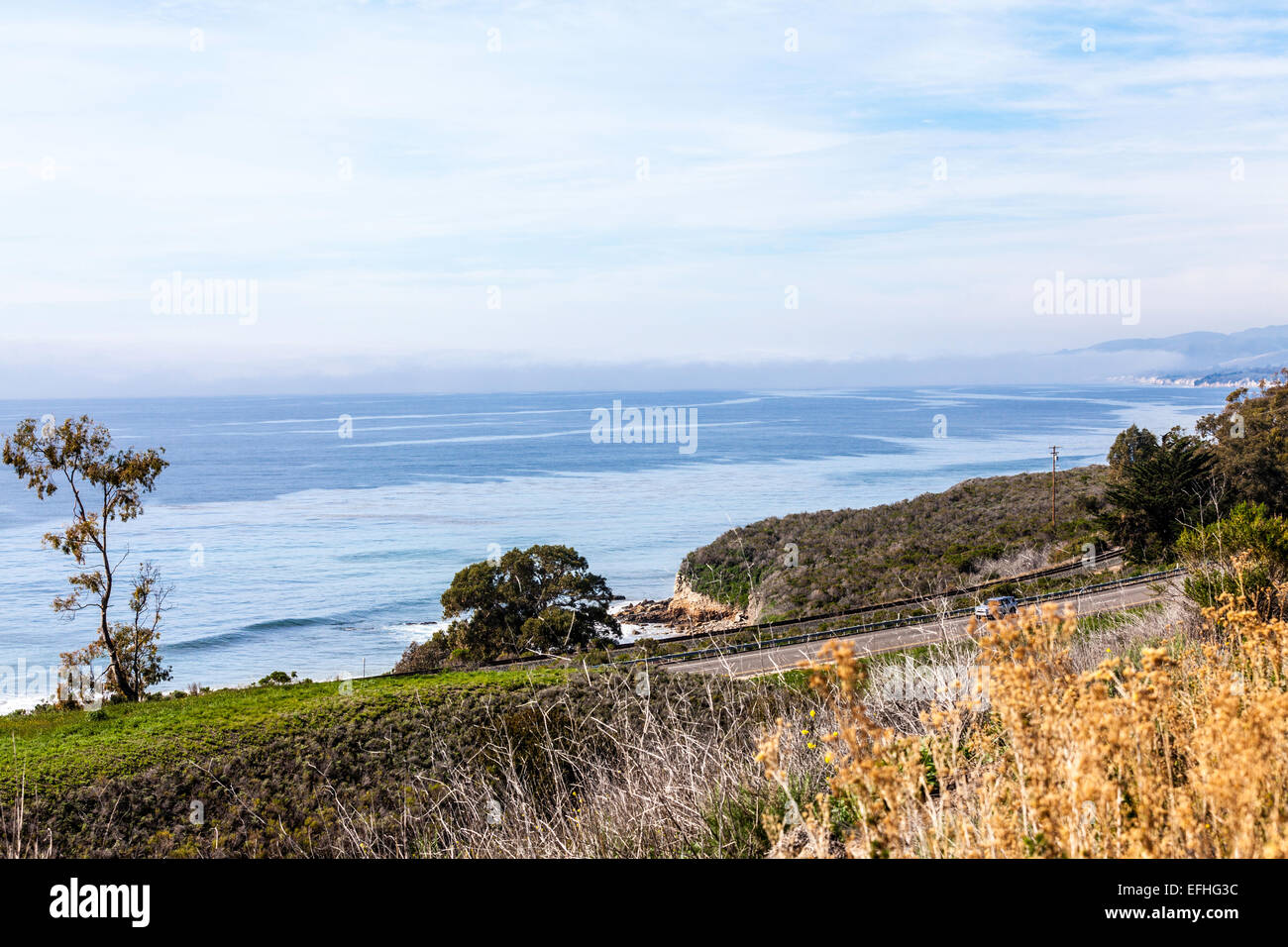 California Highway 1 und die Küste in Kalifornien Gaviota, Channel Islands Marine und Wildlife Institute 101 Stockfoto