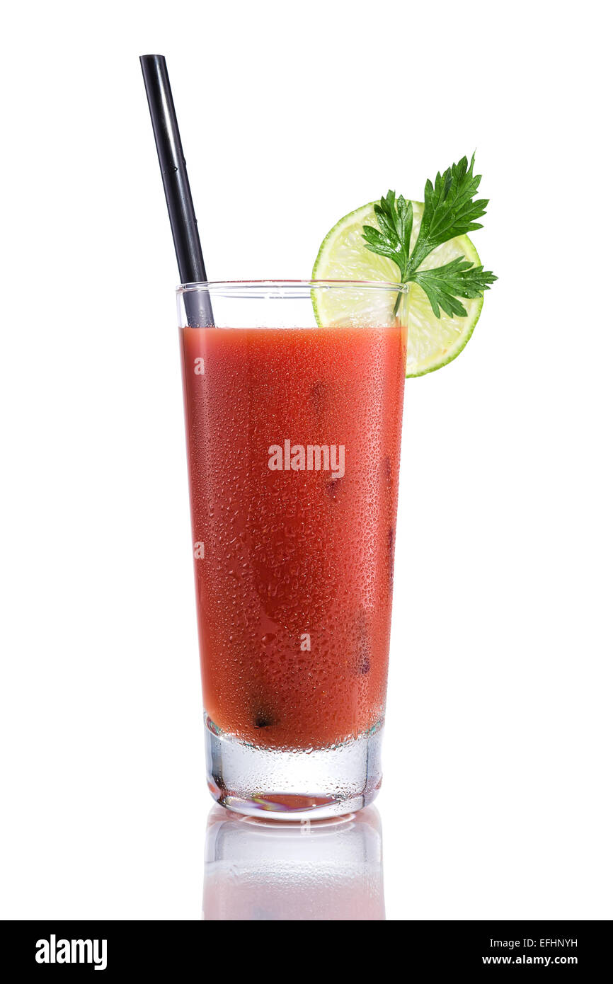 Bloody Mary Cocktails, isoliert auf weiss Stockfoto