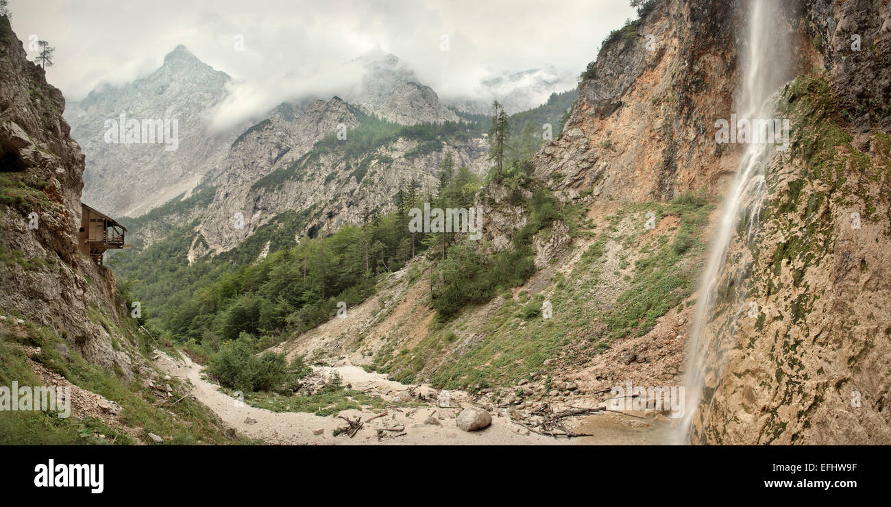 Rinka Wasserfall am Landschaftspark Logarska Dolina, Parnoama, Alpen, Steiermark, Slowenien Stockfoto