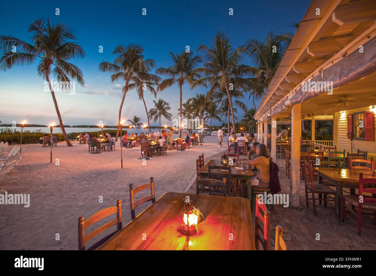 Abendessen im Restaurant Morada Bay, Islamorada, Florida Keys, Florida, USA Stockfoto