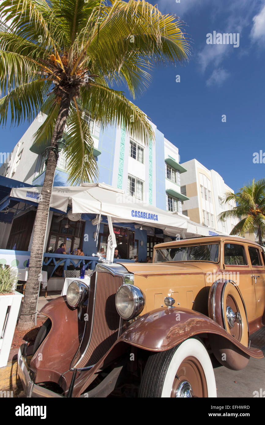 Oldtimer am Ocean Drive, Art Deco District, South Beach, Miami, Florida, USA Stockfoto
