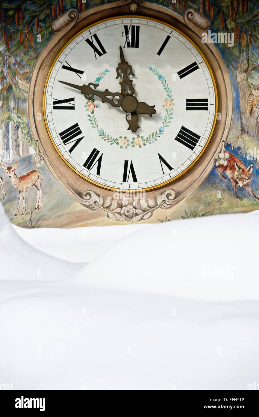 Nahaufnahme der großen Kuckucksuhr, Hofgut Sternen, Ravenna-Schlucht, in der Nähe von Freiburg Im Breisgau, Schwarzwald, Baden-Württemberg, Stockfoto