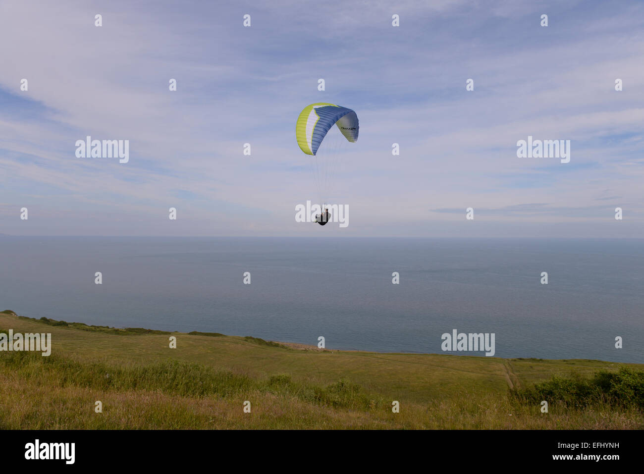 Gleitschirm fliegen von Beachy Head Stockfoto