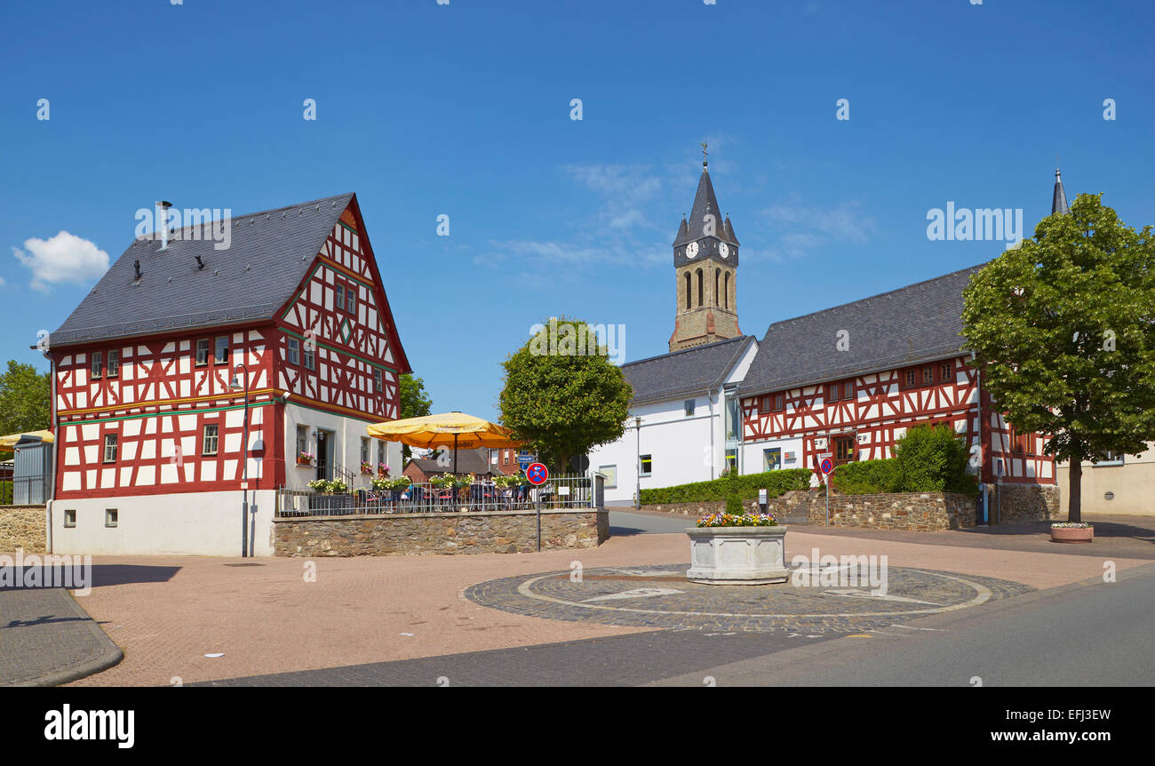 Fachwerkhaus in Elz mit Café, Westerwald, Hessen, Deutschland, Europa Stockfoto