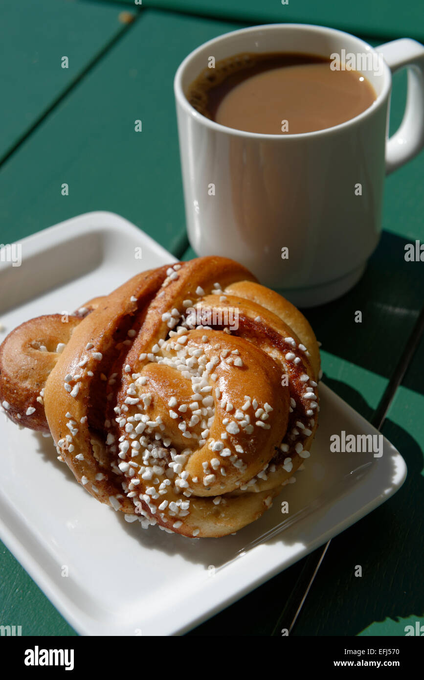 Schwedische Zimt Gebäck mit Kaffee, Schweden Stockfoto
