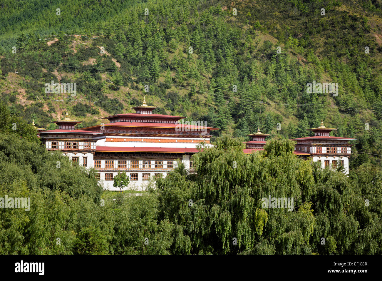BU00020-00... BHUTAN - Regierungsgebäude in der Hauptstadt Thimphu. Stockfoto
