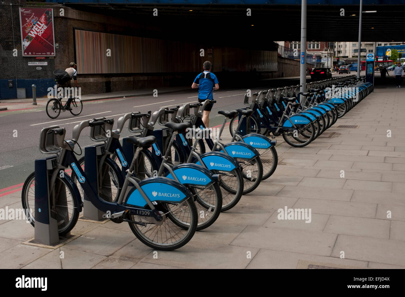 Reihen von Fahrräder bereit für Mietwagen am Southwark in London. Barclays Cycle Hire (BCH) ist eine öffentliche Fahrrad-sharing-System, das war der Start Stockfoto