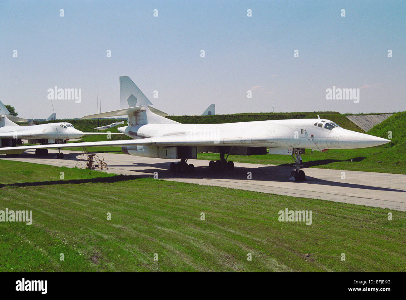 Strategische Bomber Tu-160 bei Pryluky gelagert Stockfoto