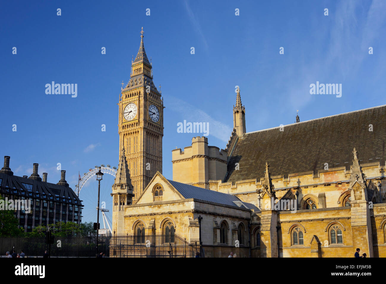 Westminster-Palast mit Big Ben gesehen von der Seite, Stadt von Westminster, London, England, Grossbritannien Stockfoto