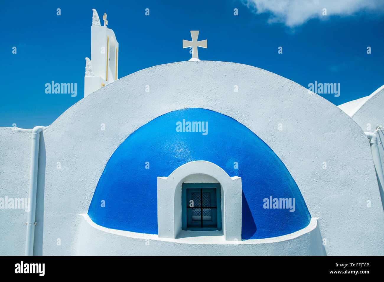 Orthodoxe Kirche in der Nähe von Oia, Santorini, Griechenland Stockfoto