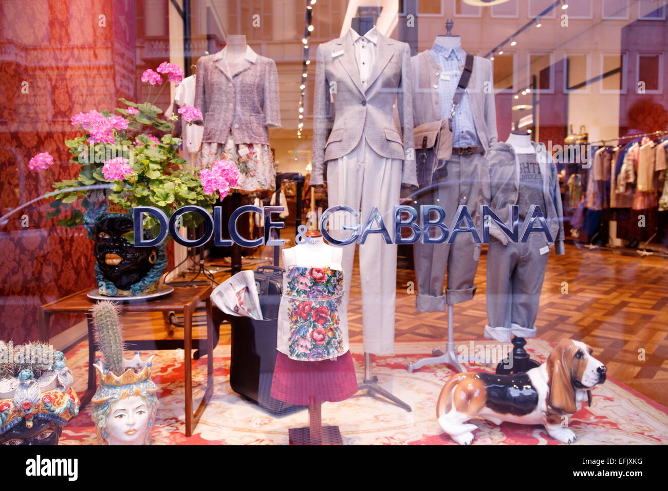 Schaufenster von einer Mode Boutique, Golden Triangle, in Mailand, Lombardei, Italien Stockfoto