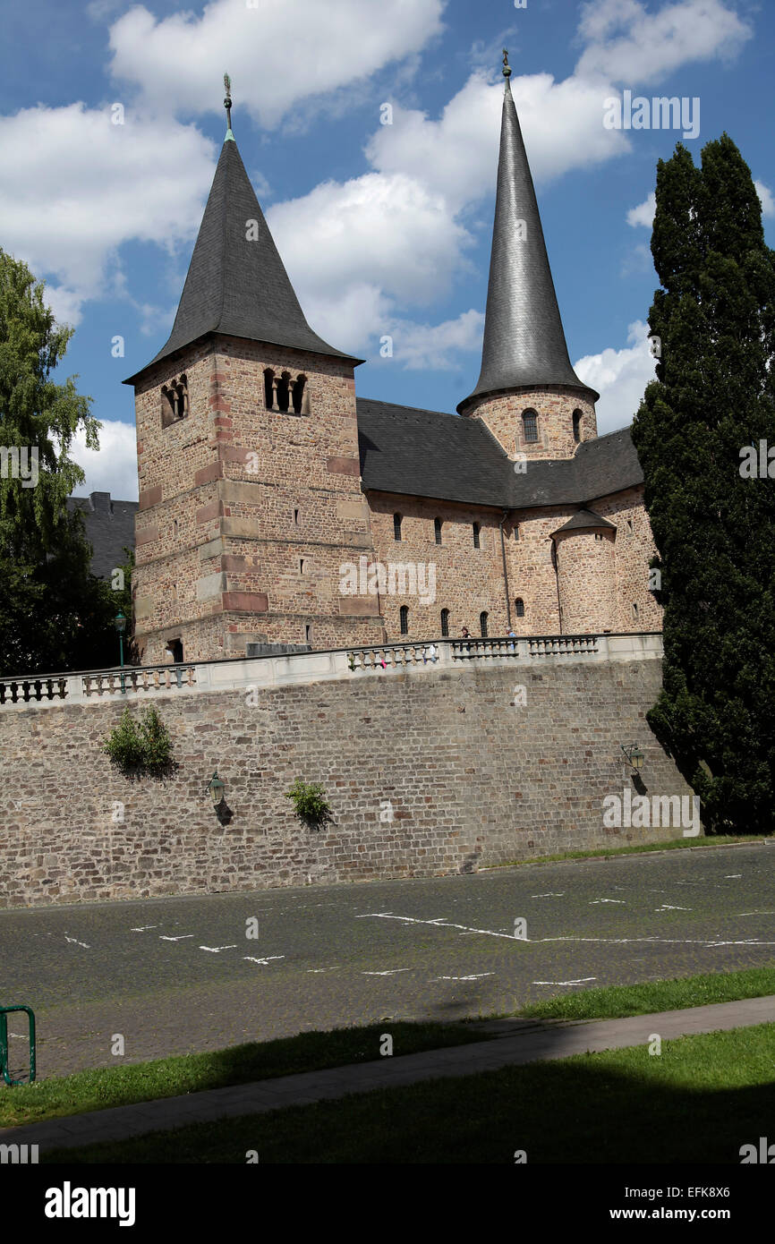 Die Michaelskirche in Fulda wurde zwischen 819-822 als Kapelle erbaut. An dieser Stelle war früher ein Friedhof Mönch des Benediktinerklosters von Fulda. Michaels hat ein Zertifikat aus der karolingischen Zeit Gruft. Daher ist es eines der meisten impo Stockfoto