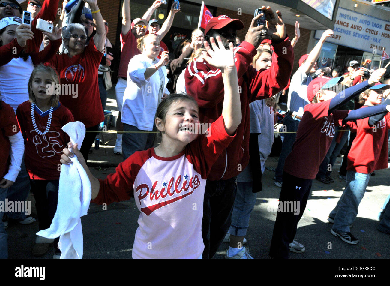 Fans bei Siegesparade in Philadelphia Phillies World Series. Philadelphia Pa, Vereinigte Staaten. 31. Oktober 2008. Stockfoto