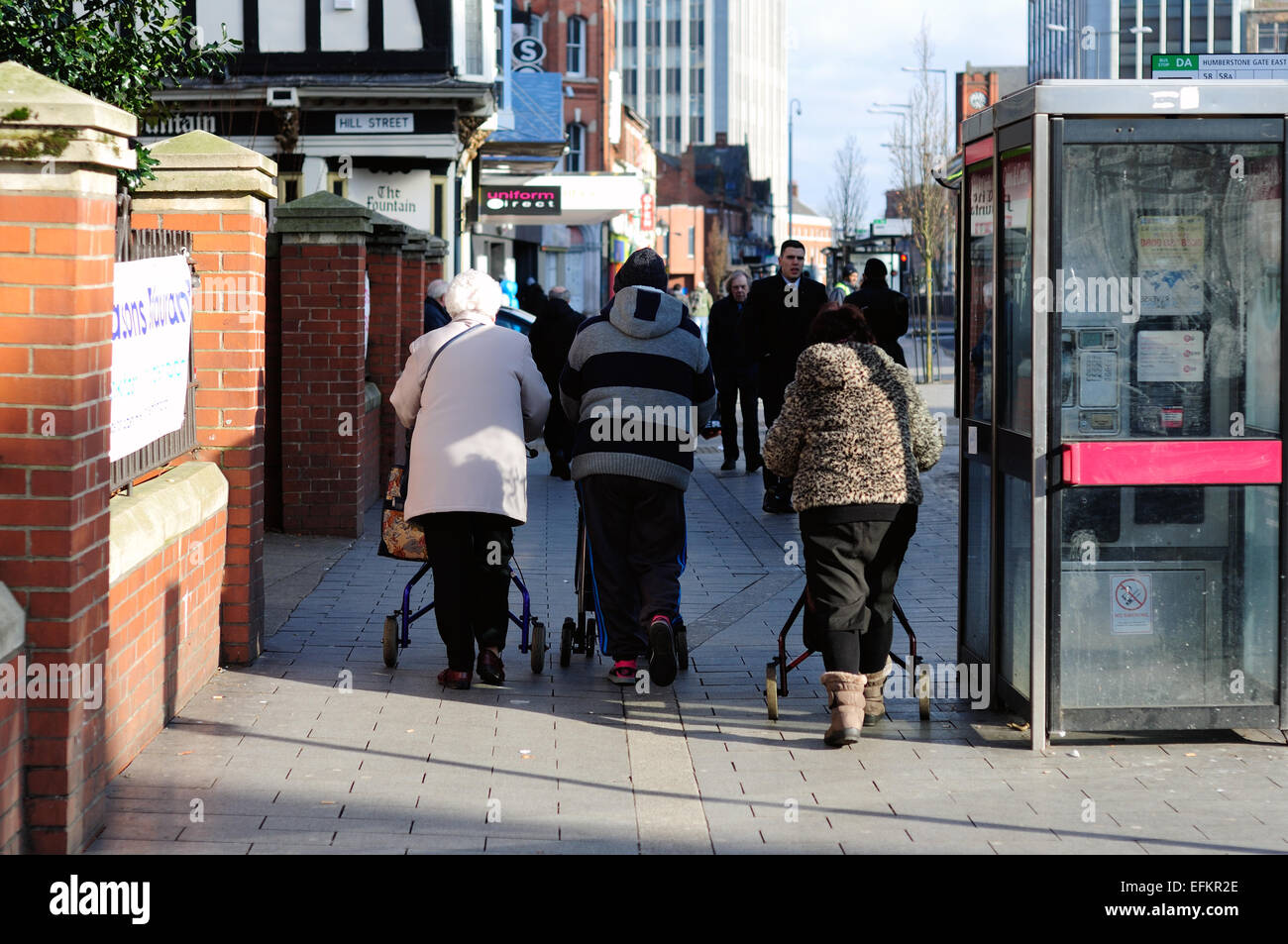 Behinderte Menschen Leicester Stadtzentrum entfernt. Stockfoto