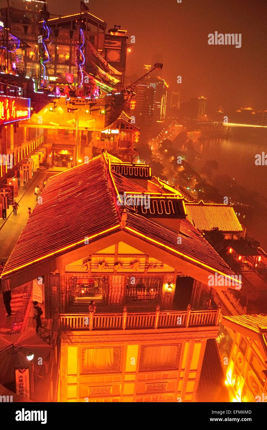 Chongqing, China am Hongyadong Hang Gebäude in der Nacht Stockfoto