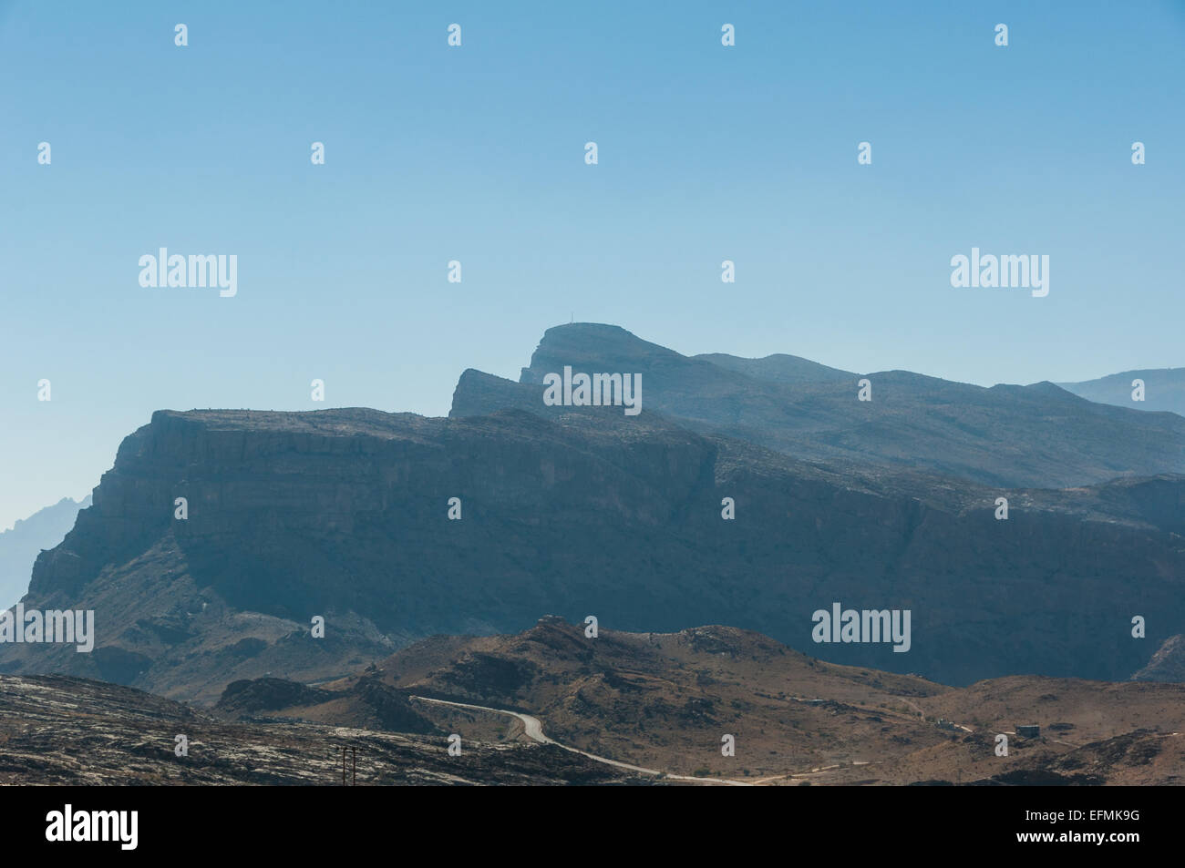 Blick auf ein Tal neben Berg Jebel Shams, Oman Stockfoto