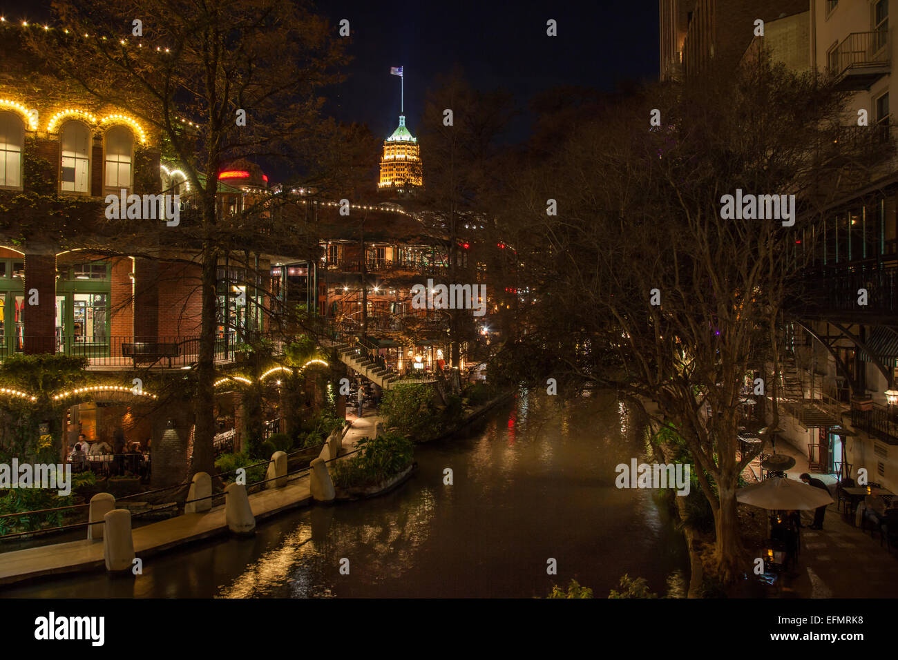 San Antonio River Walk in der Nacht. Stockfoto