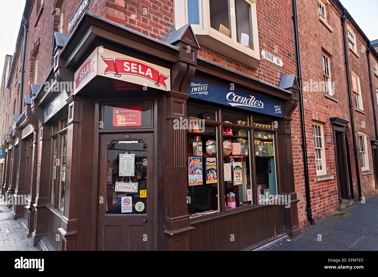 Birmingham zurück zu Häuser viktorianischen Slum umgebaut shop in Chinatown das Ecke Süße Bonbons Stockfoto