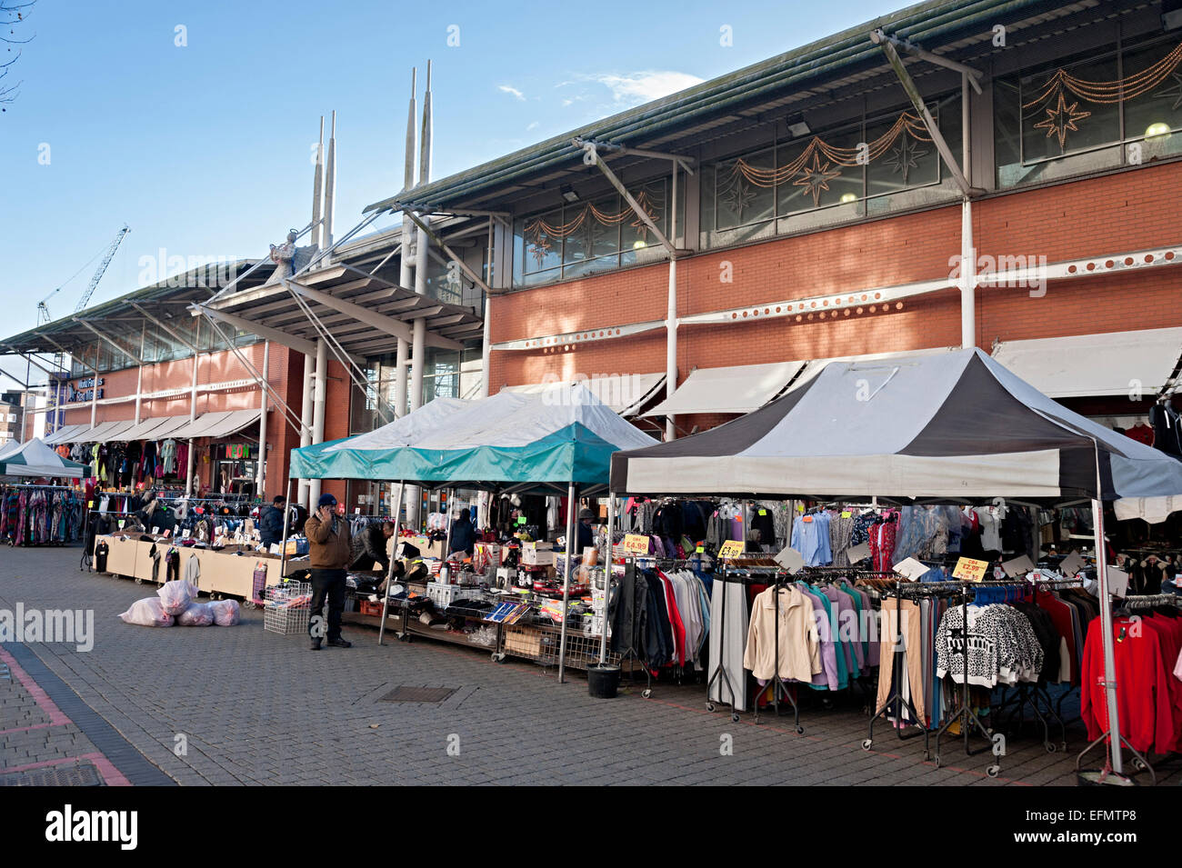 Outdoor-Märkte Birmingham uk im Rahmen einer Erweiterung und traditionellen Bereich der Bullring shopping centre Stockfoto