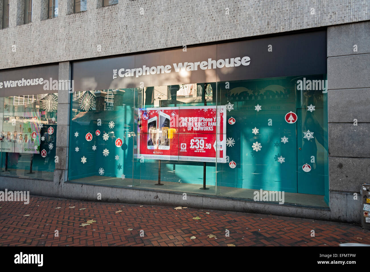 Birmingham Weihnachten Markt 2014 Schaufenstern und Birmingham Stadt-Universität Stockfoto