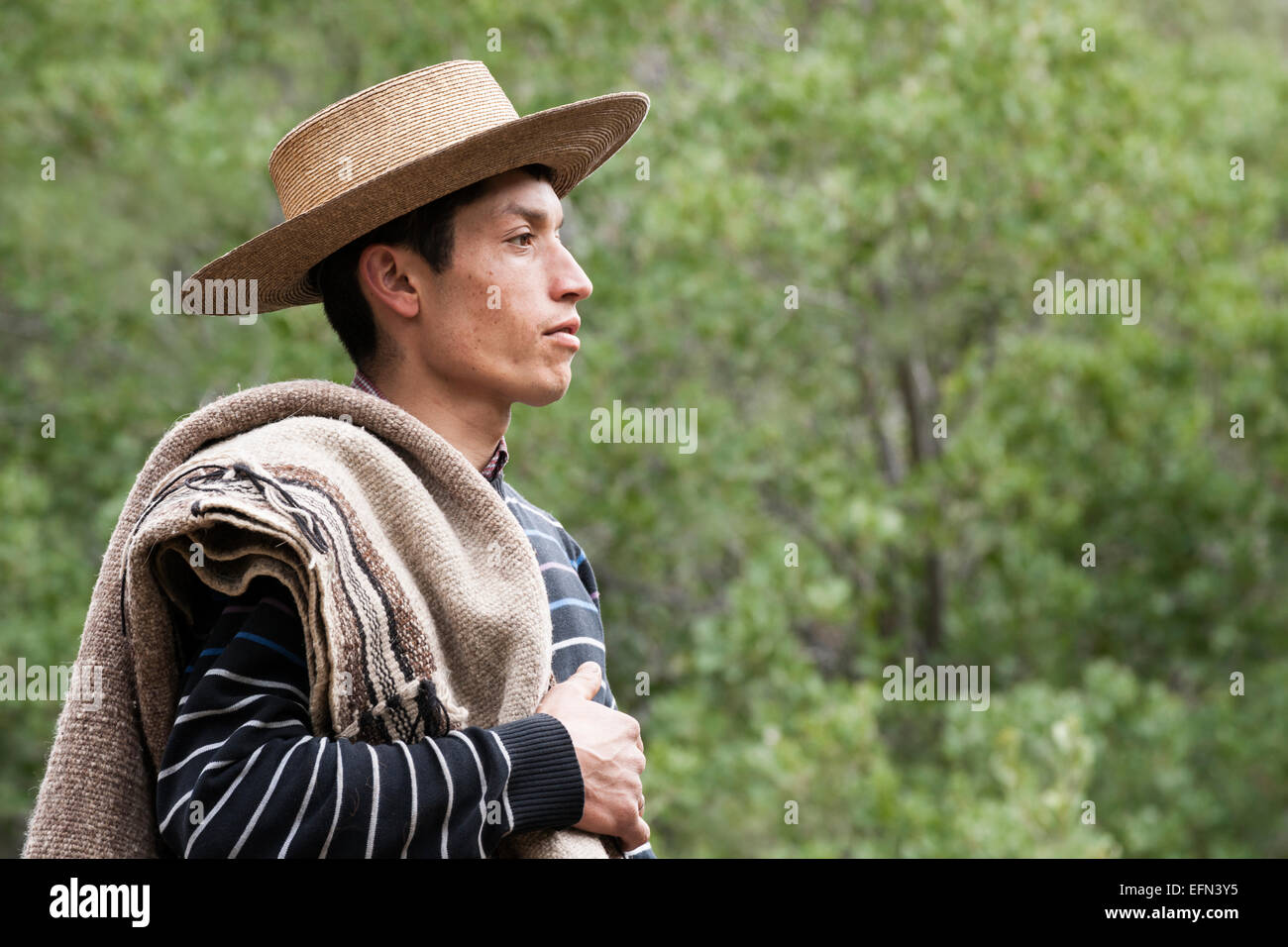 Porträt des chilenischen Cowboy Hut, El Toyo Region Cajon del Maipo, Chile, Südamerika Stockfoto