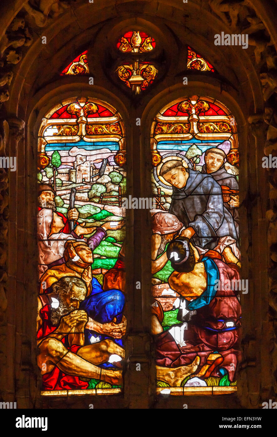 Spanische Bauern füttern Preist gebeizt Glas Salamanca neue Kathedrale Kastilien Spanien. Stockfoto