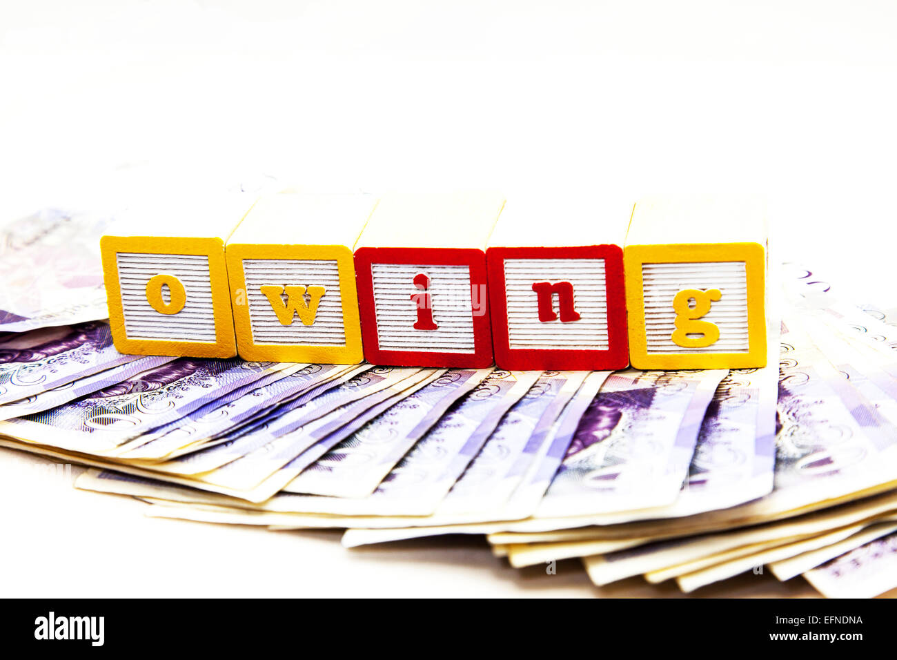 Wegen Geld Kreditgeber Schulden Schulden Darlehen Darlehen Pfund Hai Zahlung Lohnkürzung Kopie Raum weißen Hintergrund Bargeld Stockfoto
