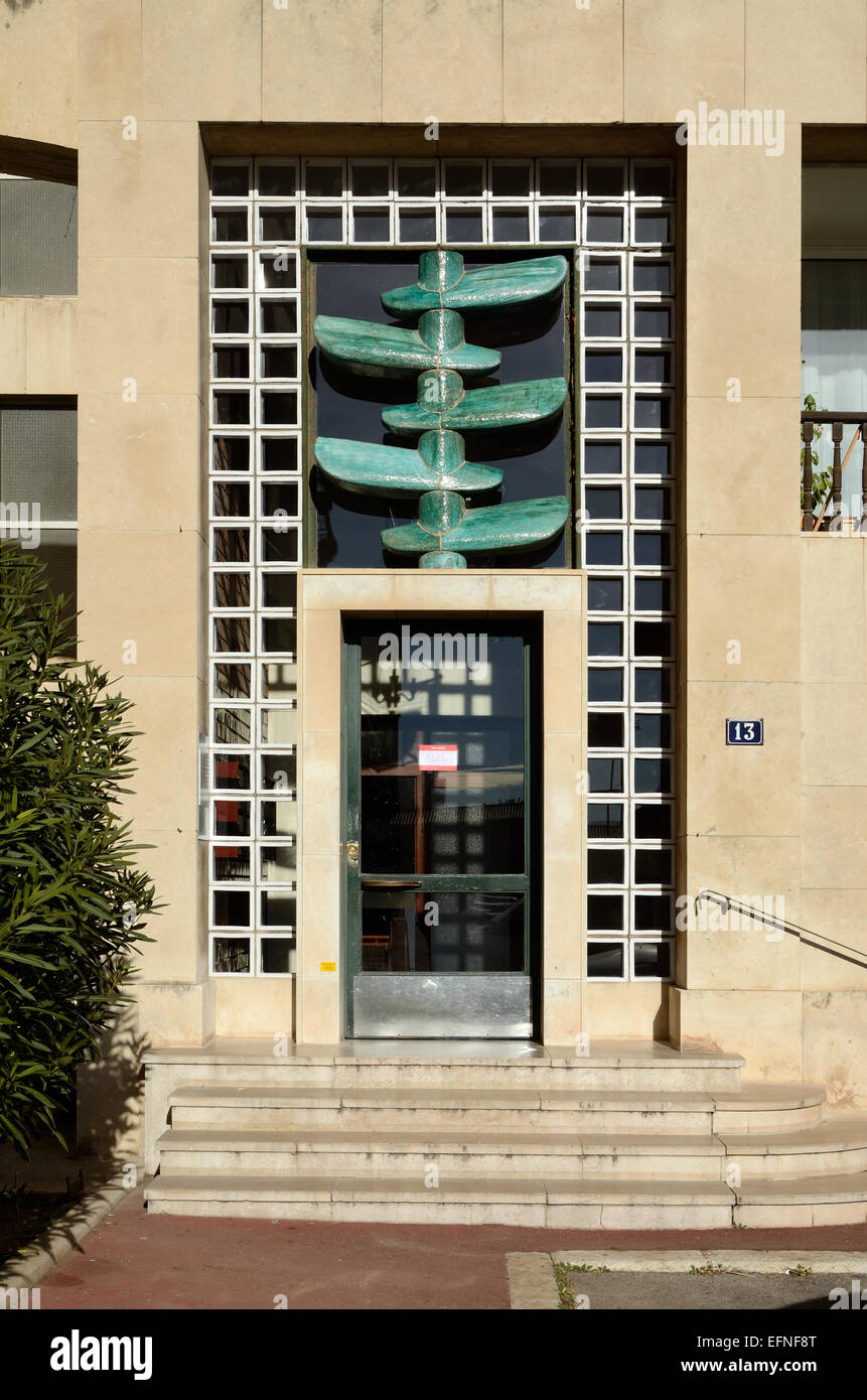 Modernistische Eingang La Tourette (1948-52) Wohnanlage oder Estate von Fernand Pouillon Marseille oder Marseille France Stockfoto