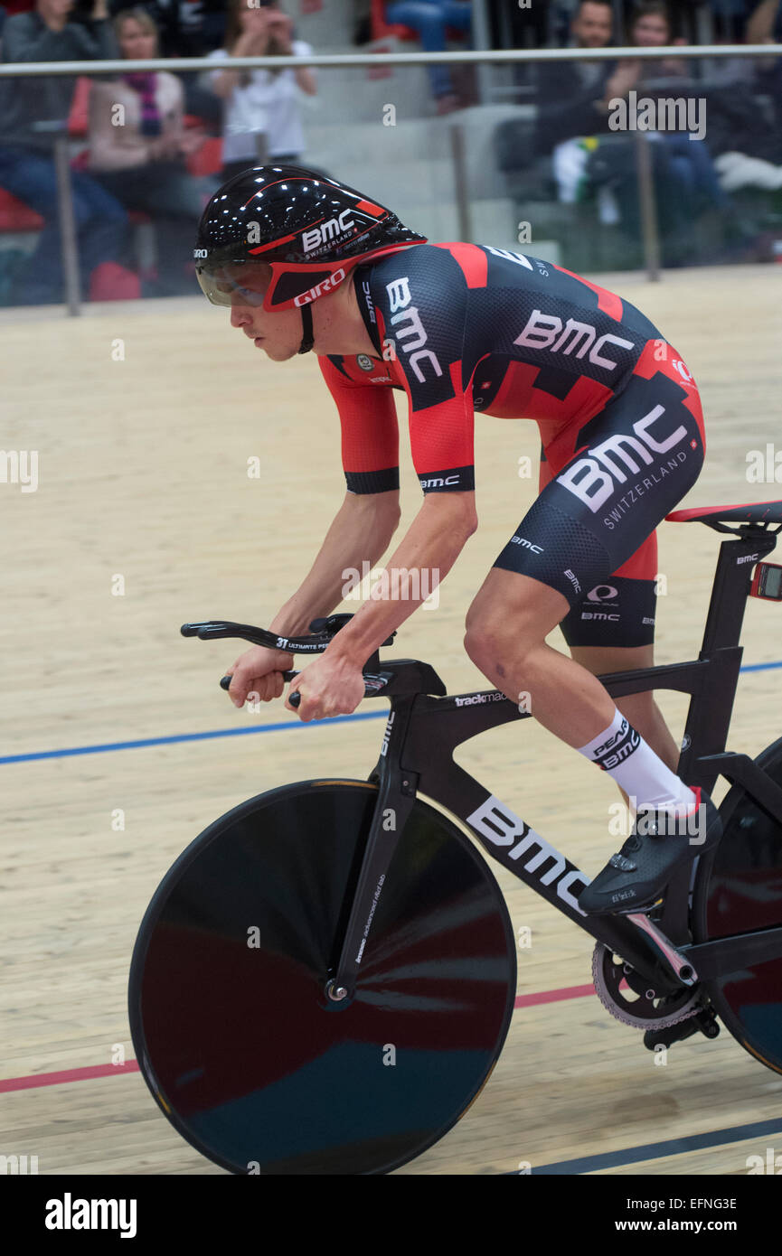 Grenchen, Schweiz, 8. Februar 2015. UCI Stundenweltrekord versuchen Rohan Dennis - BMC Racing Team Credit: Guy Swarbrick/trackcycling.net/Alamy Live-Nachrichten Stockfoto