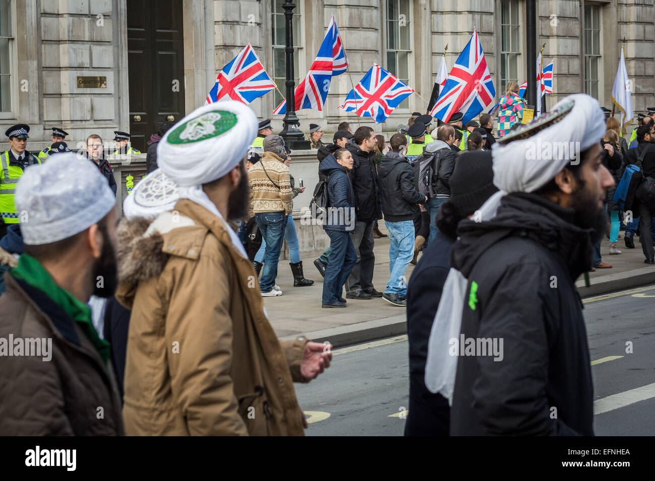 London, UK. 8. Februar 2015. Britain First Gruppe Counter Protest muslimische Demonstration Credit: Guy Corbishley/Alamy Live News Stockfoto